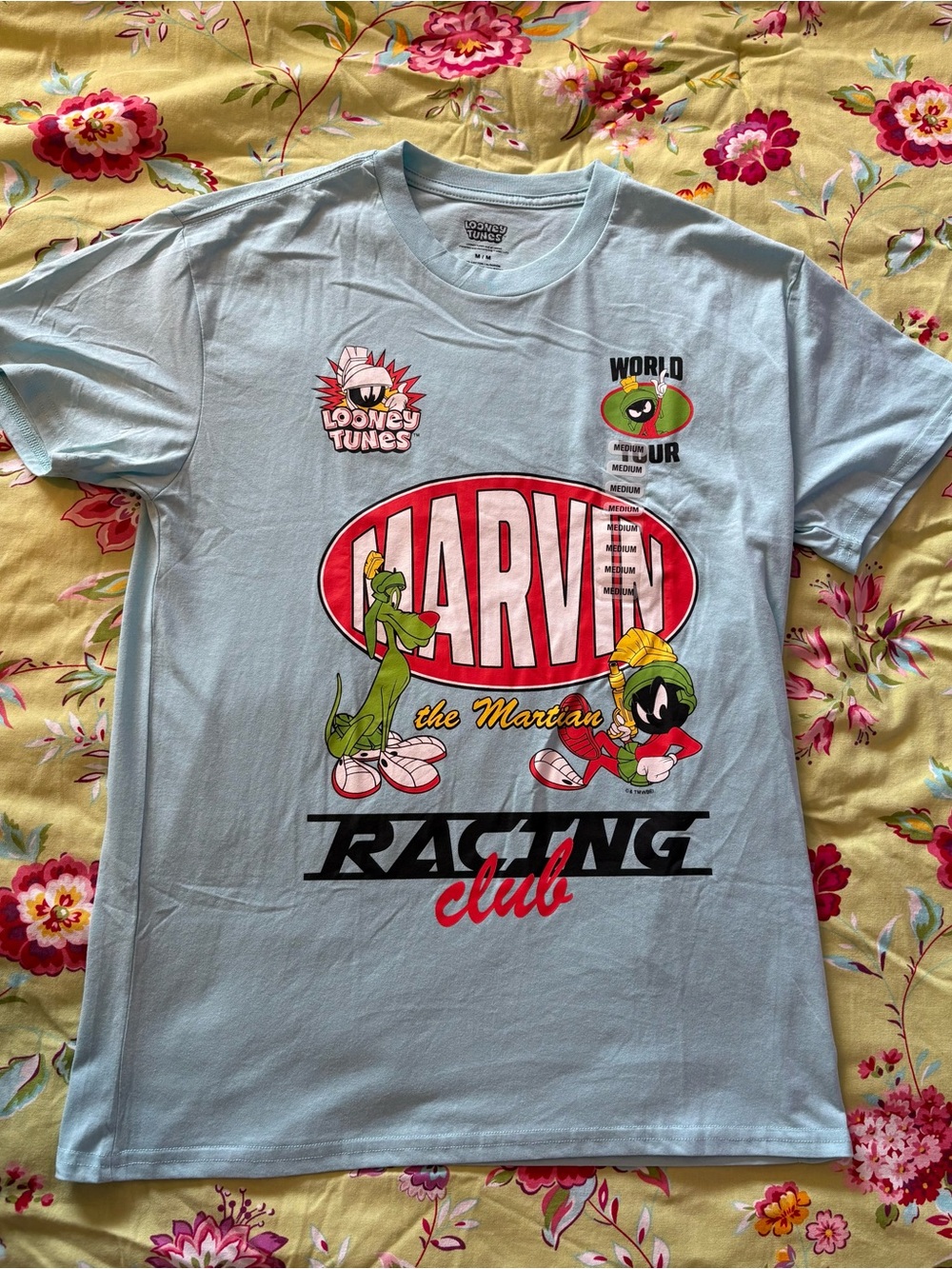 Marvin the Martian Looney Tunes Racing club world tour tee Medium 28x20 NWT